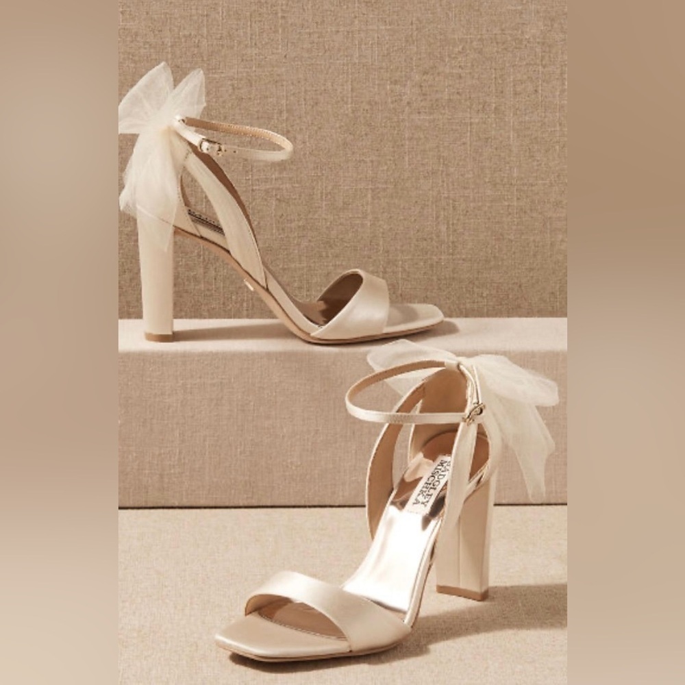 Badgley Mischka Kim Mesh Bow Block Heel Sandals in Ivory Satin - NWT